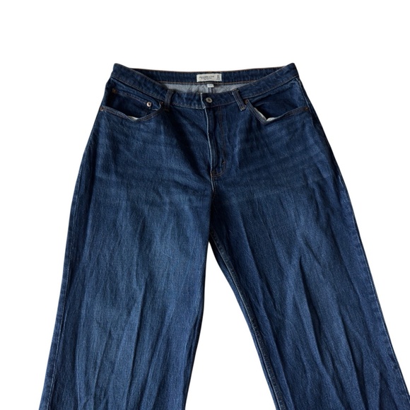 ABERCROMBIE & FITCH The 90's Relaxed Ultra High Rise Curve Love Jeans 32/ 14S - Picture 2 of 8